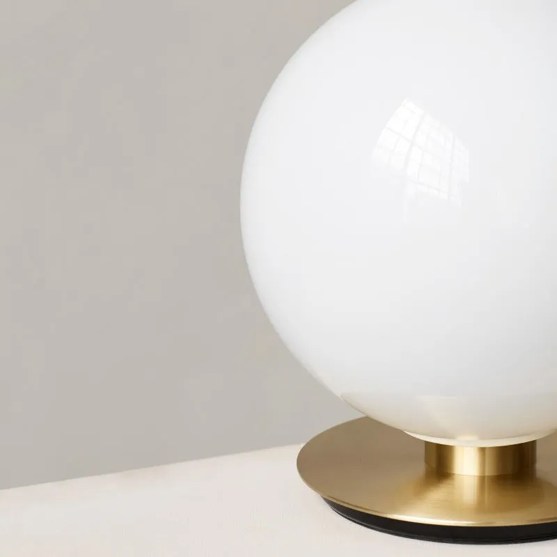 Elegant Spherical Wall Light | TR Bulb