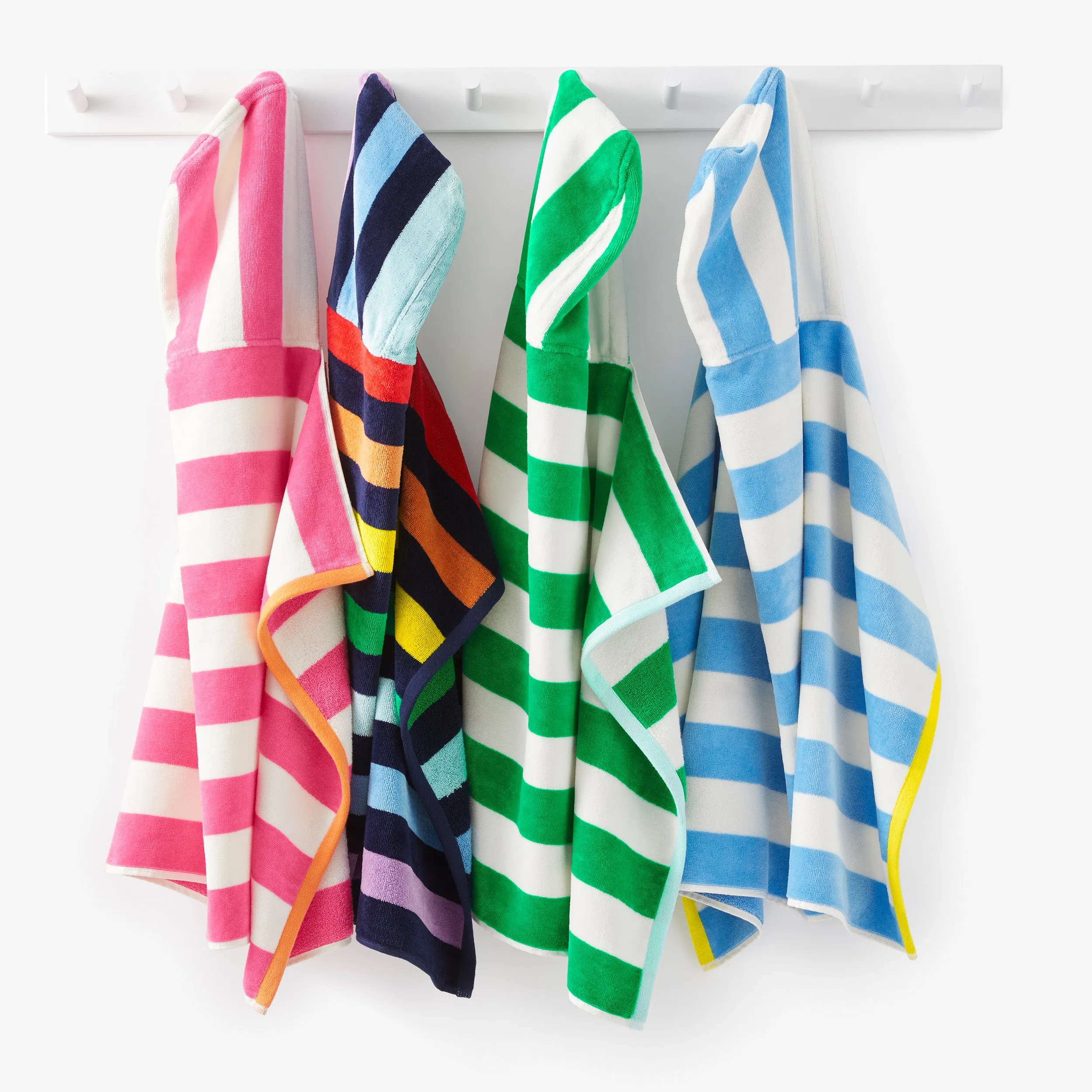 Hoodie towel in rainbow stripe