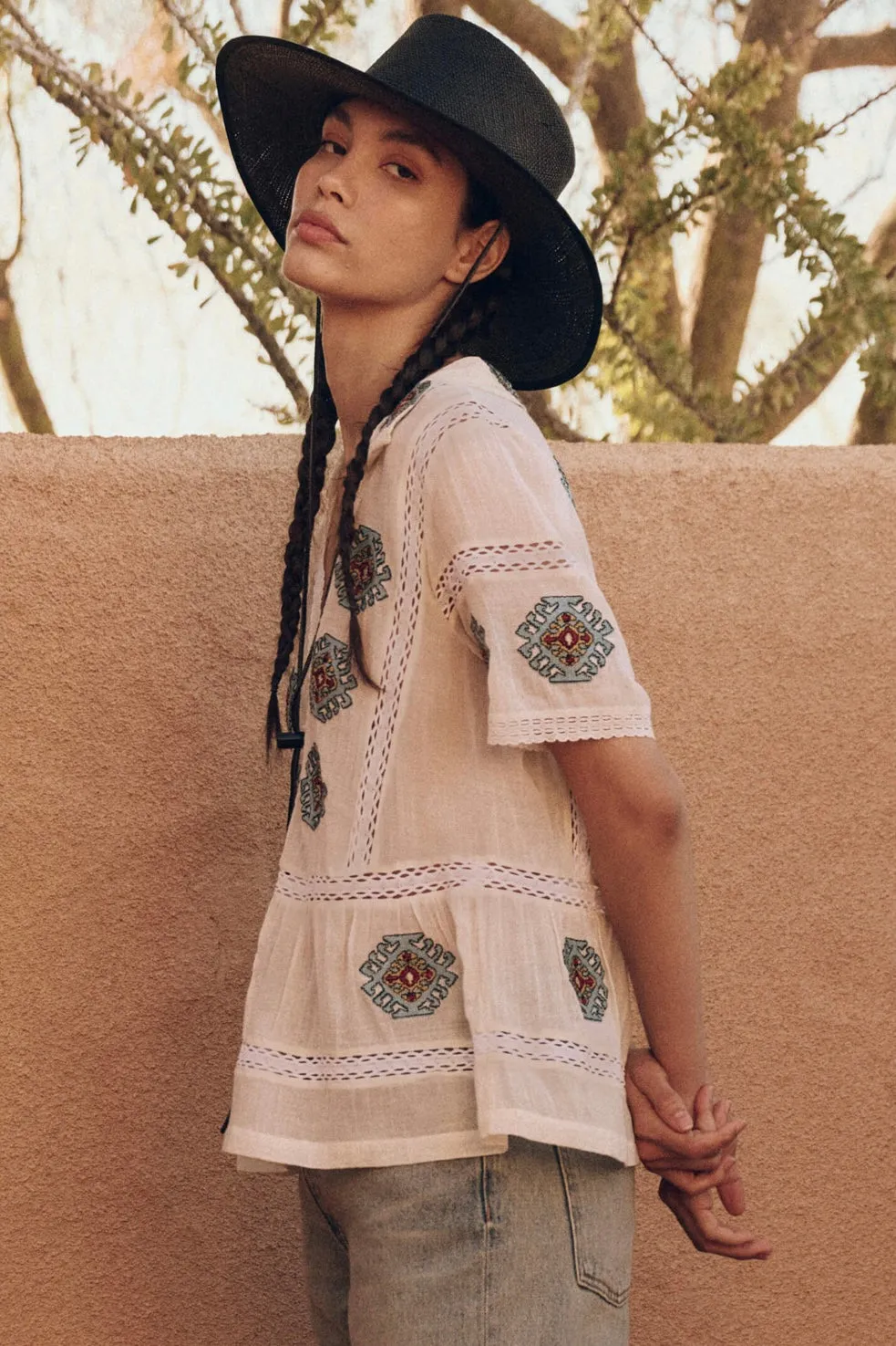 THE SANTA FE TOP WITH FOLKLORE EMBROIDERY