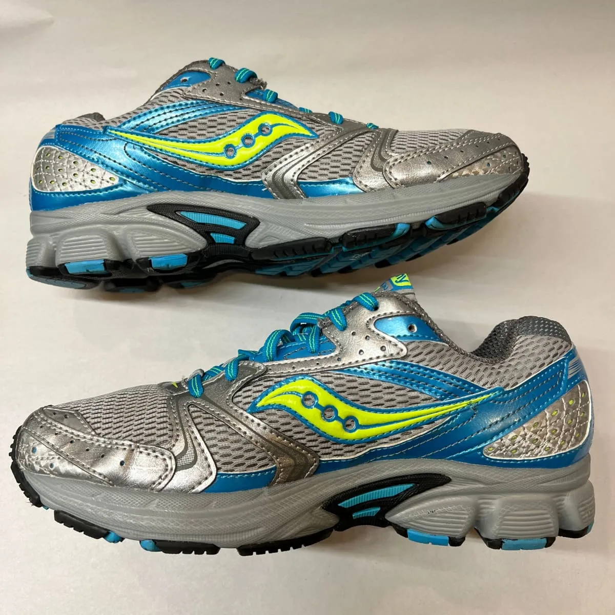 Women's Saucony •Cohesion 5• Running Shoe • Blue/Gray/Green Size 8.5 Wide - Preowned